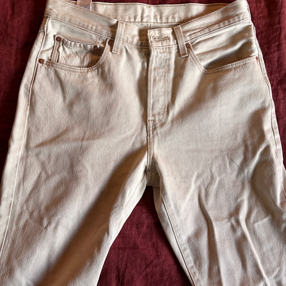 Levi’s 501 Men's Light Tan Straight Jeans - Picture 2 of 4
